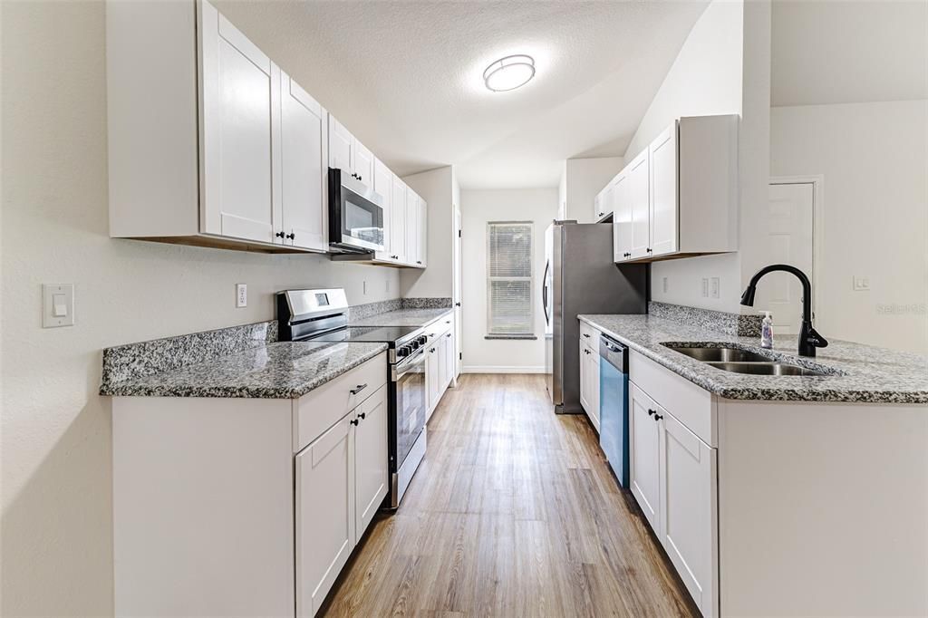 待售: $279,900 (3 贝兹, 2 浴室, 1384 平方英尺)