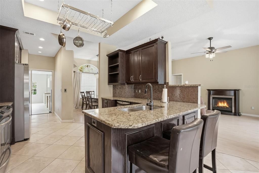 На продажу: $429,000 (3 спален, 2 ванн, 1608 Квадратных фут)