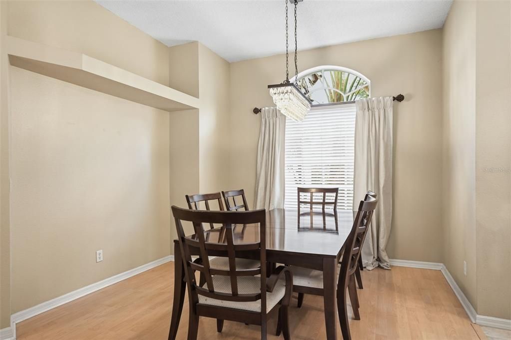 На продажу: $429,000 (3 спален, 2 ванн, 1608 Квадратных фут)