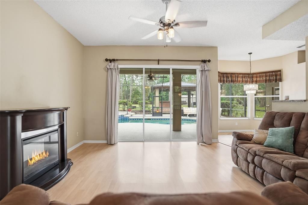 На продажу: $429,000 (3 спален, 2 ванн, 1608 Квадратных фут)