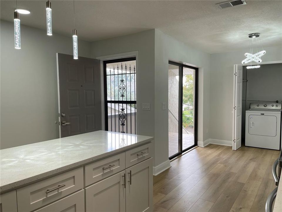 For Sale: $235,000 (2 beds, 2 baths, 1139 Square Feet)