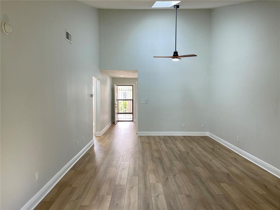 For Sale: $235,000 (2 beds, 2 baths, 1139 Square Feet)