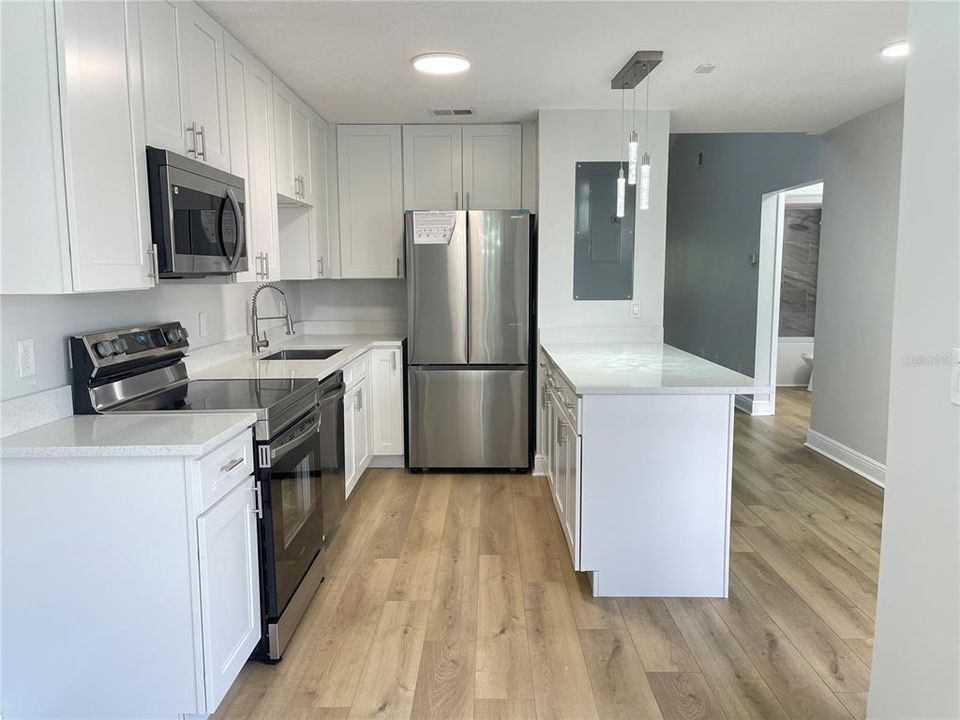 For Sale: $235,000 (2 beds, 2 baths, 1139 Square Feet)