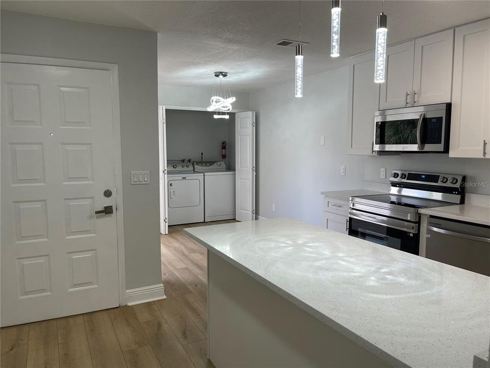 For Sale: $235,000 (2 beds, 2 baths, 1139 Square Feet)