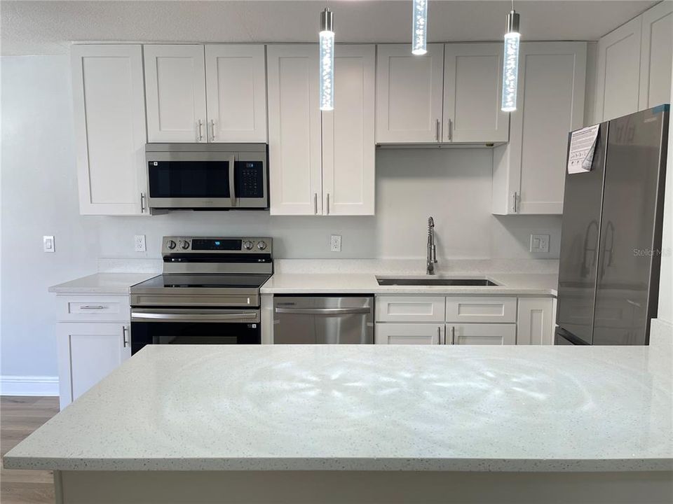 For Sale: $235,000 (2 beds, 2 baths, 1139 Square Feet)