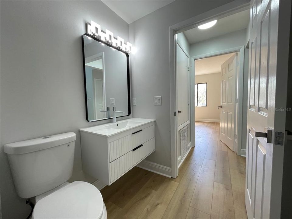 For Sale: $235,000 (2 beds, 2 baths, 1139 Square Feet)