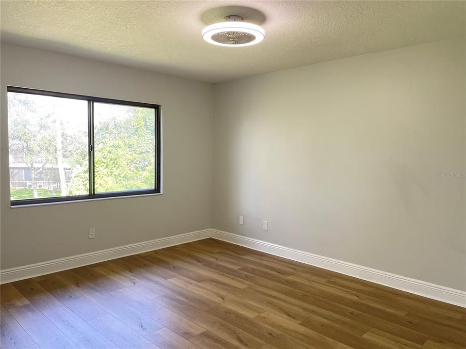 For Sale: $235,000 (2 beds, 2 baths, 1139 Square Feet)