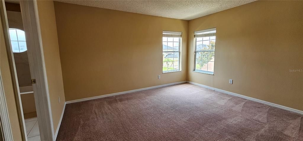 出租: $2,900 (5 贝兹, 4 浴室, 2840 平方英尺)