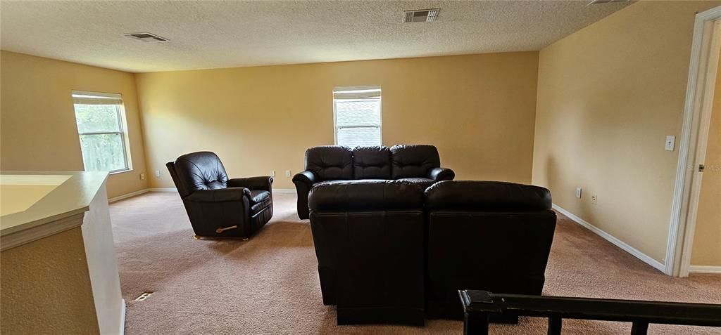 出租: $2,900 (5 贝兹, 4 浴室, 2840 平方英尺)