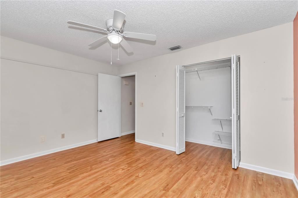 Active With Contract: $159,900 (2 beds, 2 baths, 1411 Square Feet)