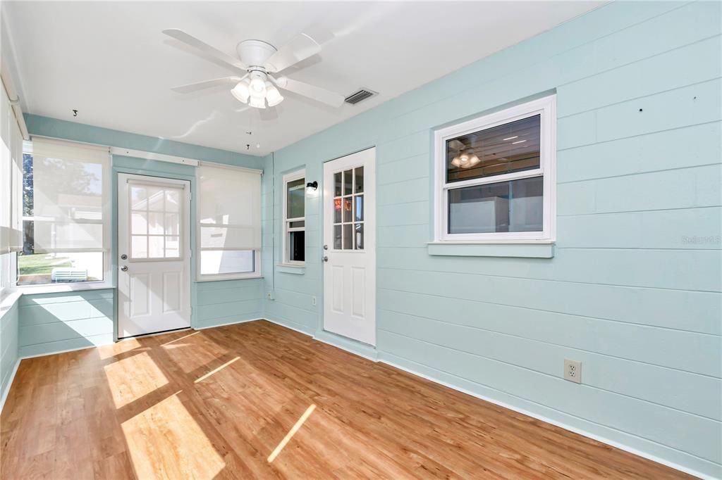 Active With Contract: $159,900 (2 beds, 2 baths, 1411 Square Feet)