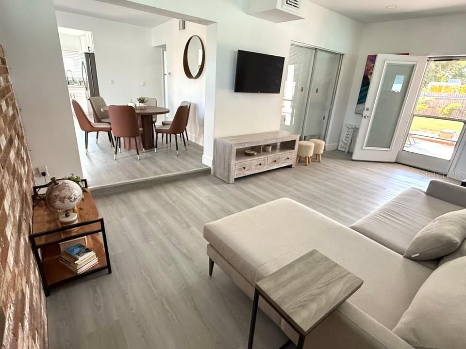 For Rent: $3,500 (3 beds, 2 baths, 1164 Square Feet)