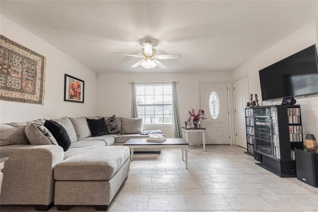 Active With Contract: $244,900 (3 beds, 2 baths, 1120 Square Feet)