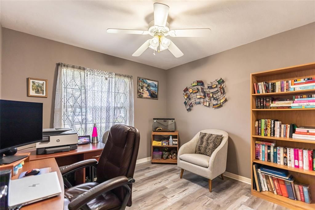 Active With Contract: $244,900 (3 beds, 2 baths, 1120 Square Feet)