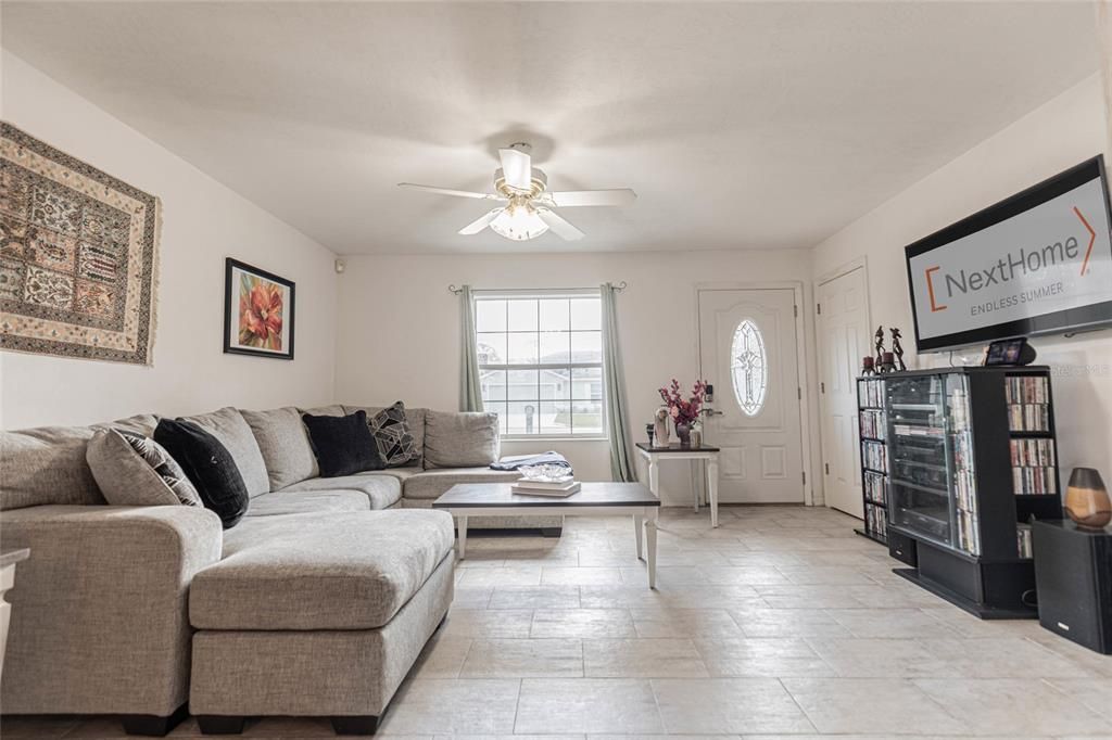 Active With Contract: $244,900 (3 beds, 2 baths, 1120 Square Feet)