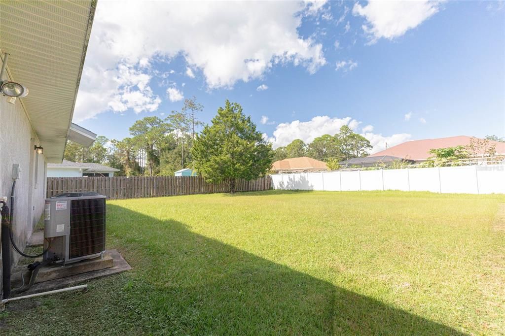 Active With Contract: $244,900 (3 beds, 2 baths, 1120 Square Feet)