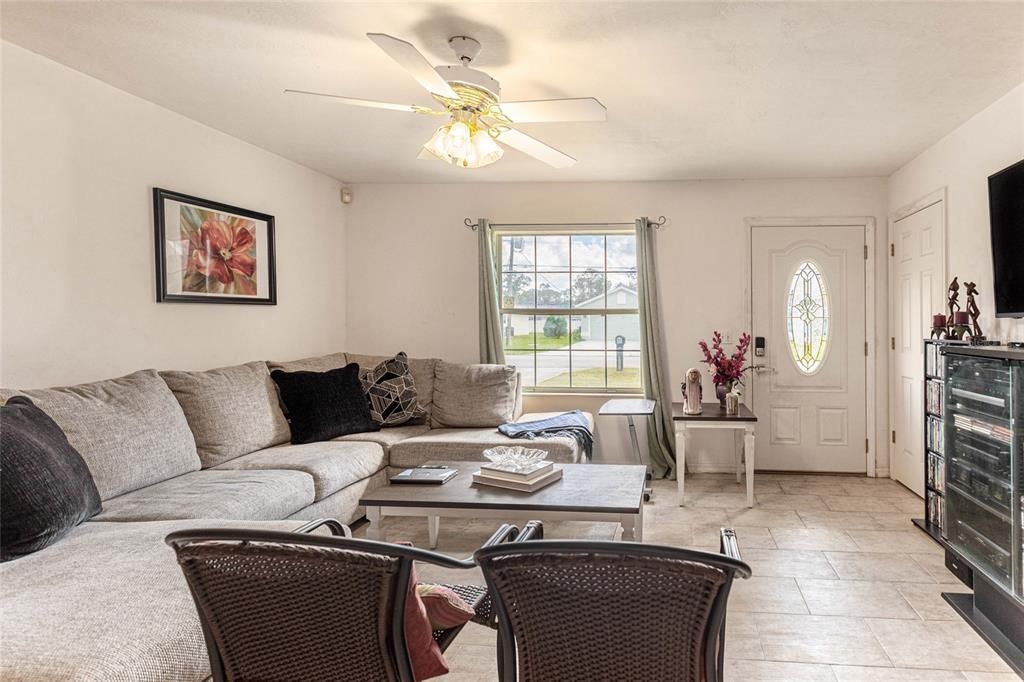 Active With Contract: $244,900 (3 beds, 2 baths, 1120 Square Feet)