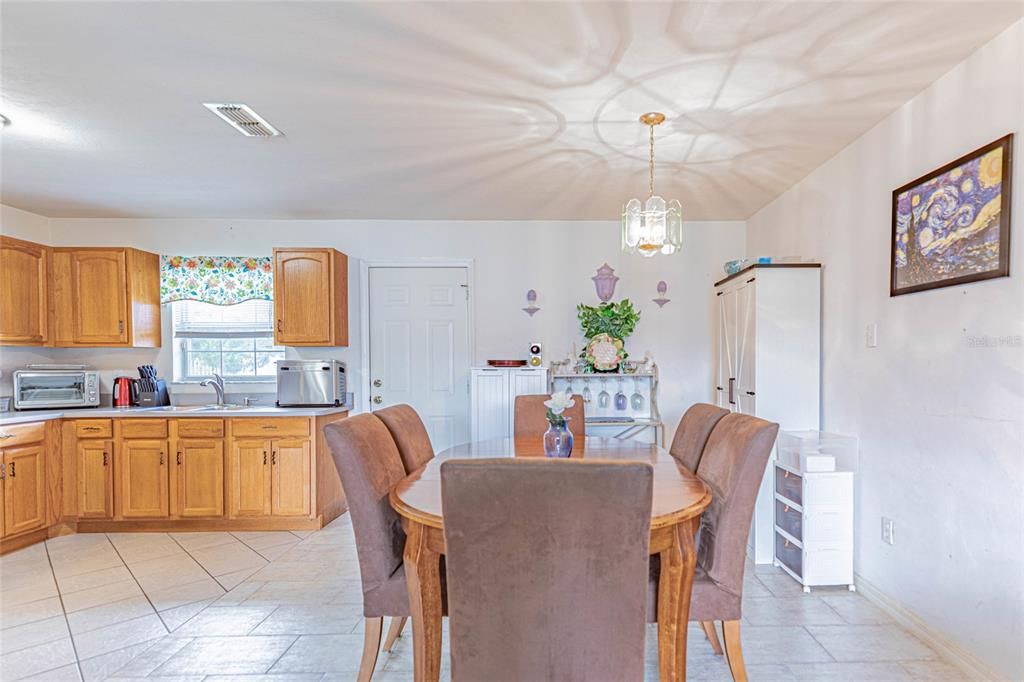 Active With Contract: $244,900 (3 beds, 2 baths, 1120 Square Feet)