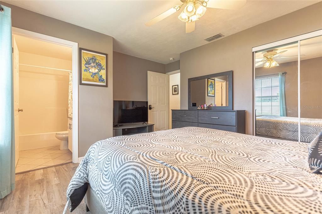 Active With Contract: $244,900 (3 beds, 2 baths, 1120 Square Feet)