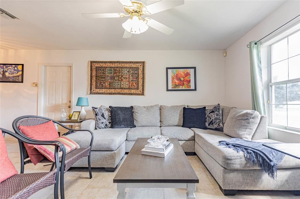 Active With Contract: $244,900 (3 beds, 2 baths, 1120 Square Feet)