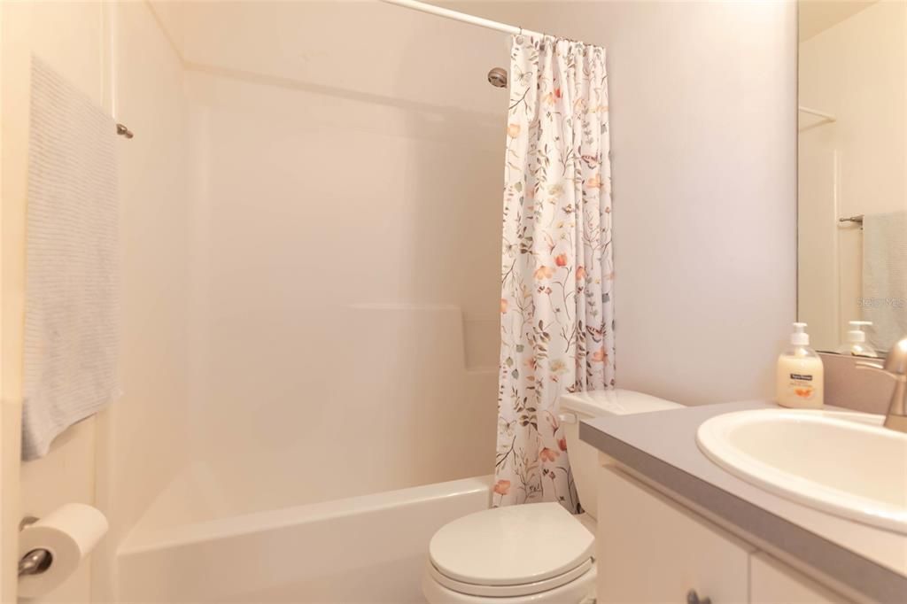 Active With Contract: $244,900 (3 beds, 2 baths, 1120 Square Feet)