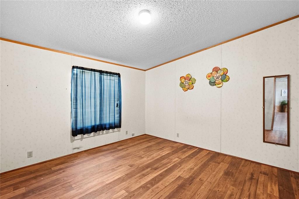 For Sale: $259,900 (3 beds, 2 baths, 1448 Square Feet)