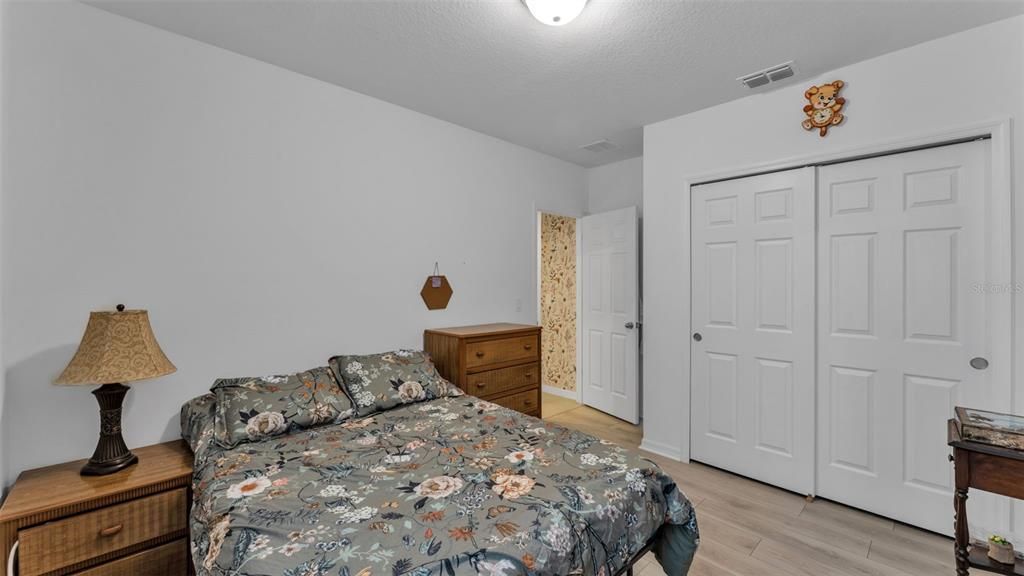 En Venta: $365,000 (4 camas, 2 baños, 1823 Pies cuadrados)