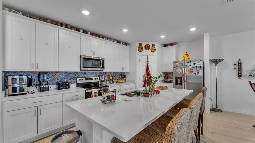 En Venta: $365,000 (4 camas, 2 baños, 1823 Pies cuadrados)