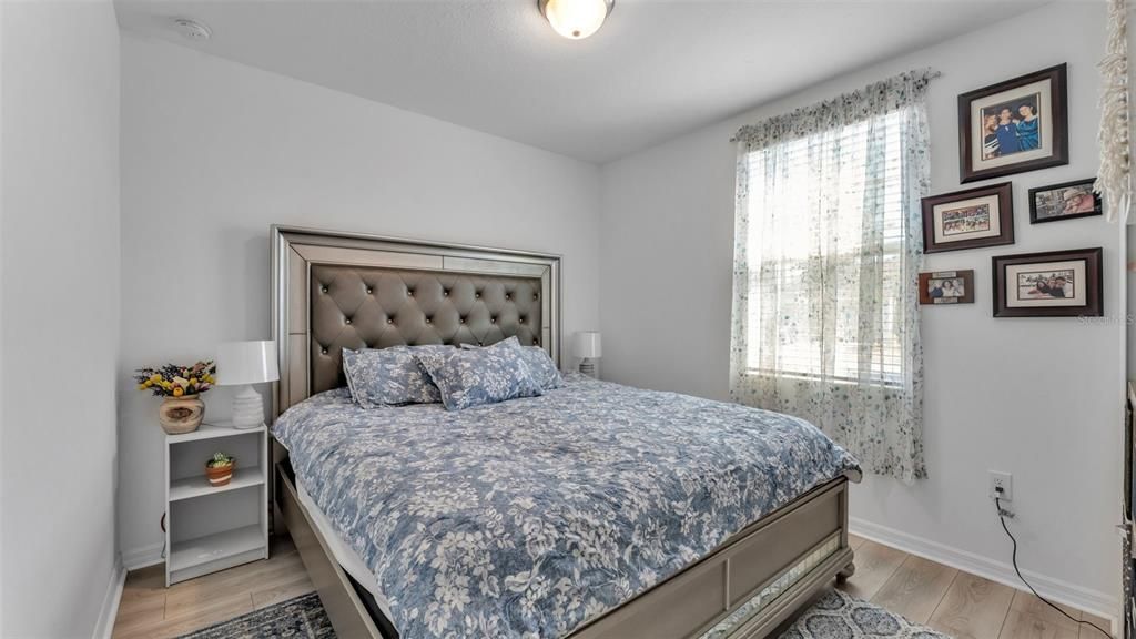 En Venta: $365,000 (4 camas, 2 baños, 1823 Pies cuadrados)