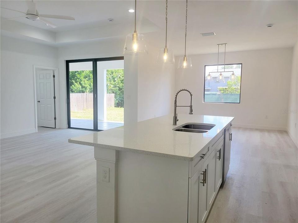 En Venta: $339,000 (3 camas, 2 baños, 1772 Pies cuadrados)