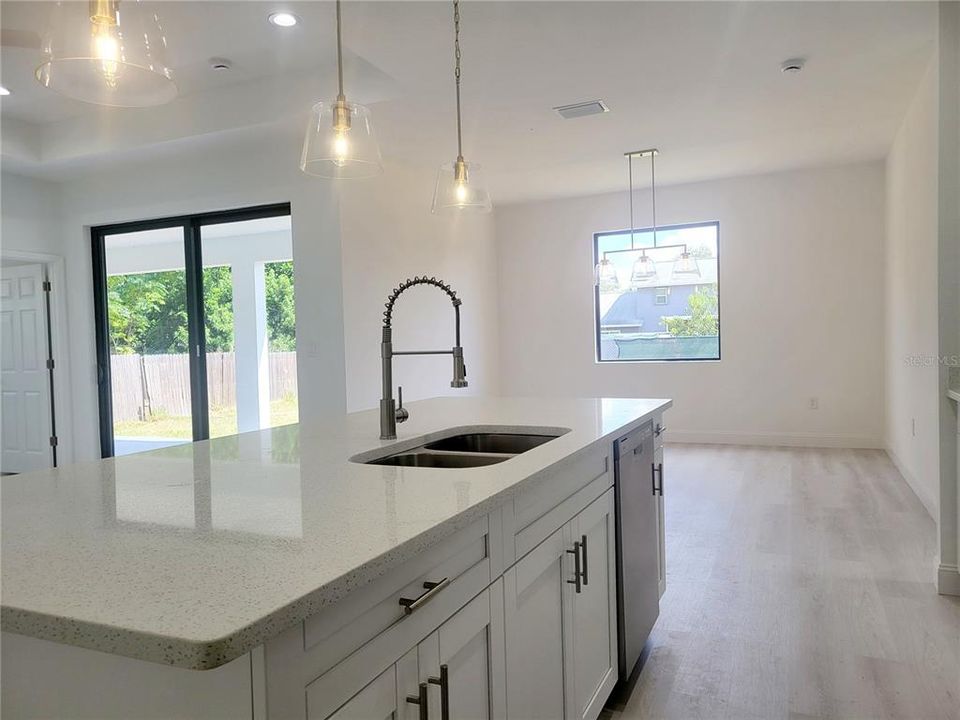 En Venta: $339,000 (3 camas, 2 baños, 1772 Pies cuadrados)