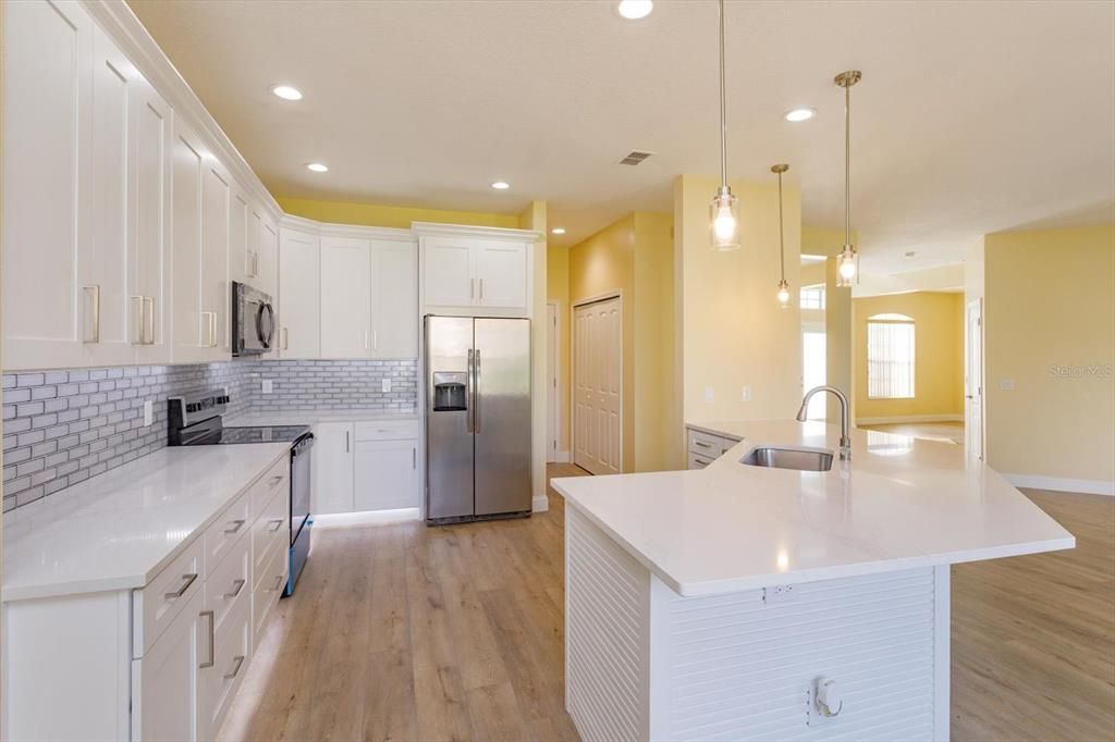 En Venta: $629,900 (5 camas, 3 baños, 3067 Pies cuadrados)