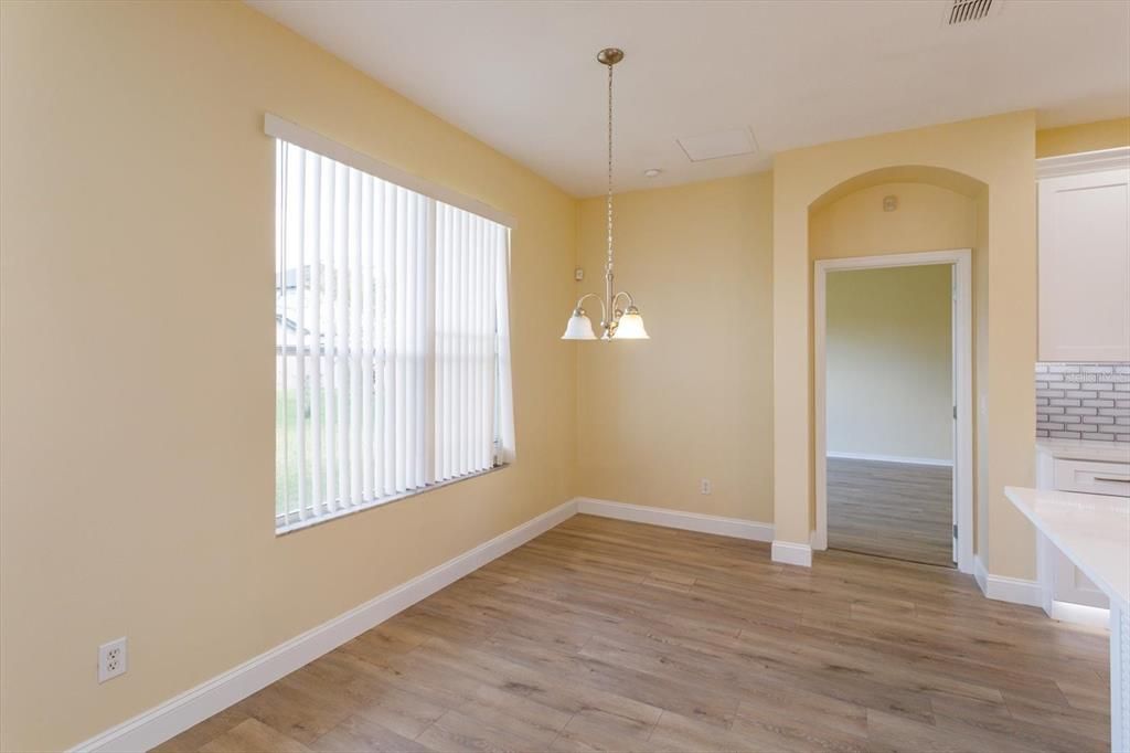 En Venta: $629,900 (5 camas, 3 baños, 3067 Pies cuadrados)