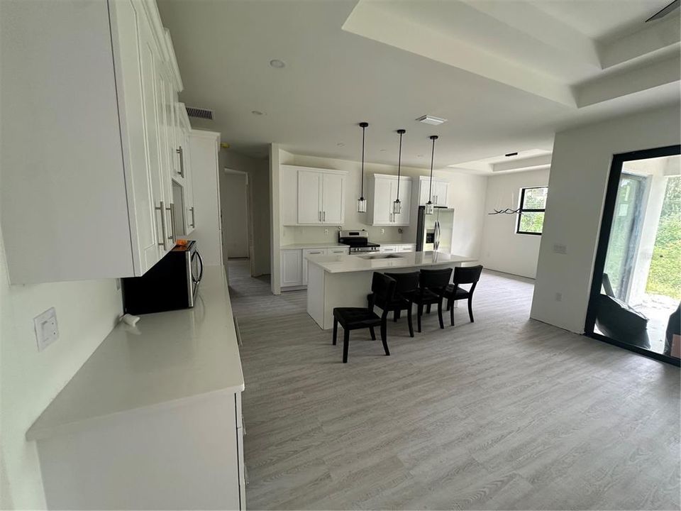 For Sale: $440,000 (3 beds, 2 baths, 1724 Square Feet)