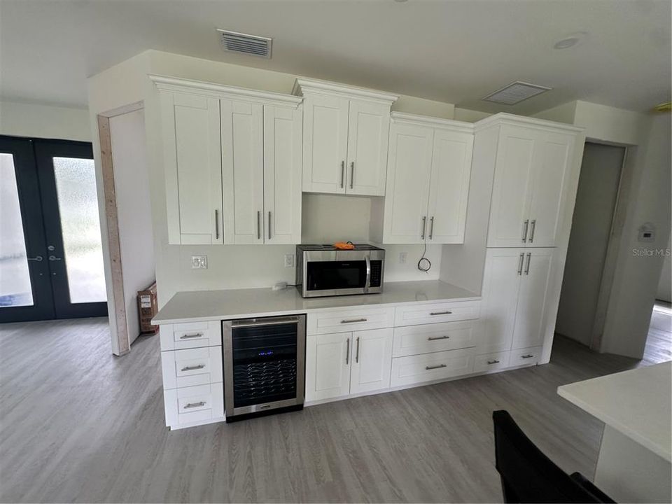 For Sale: $440,000 (3 beds, 2 baths, 1724 Square Feet)