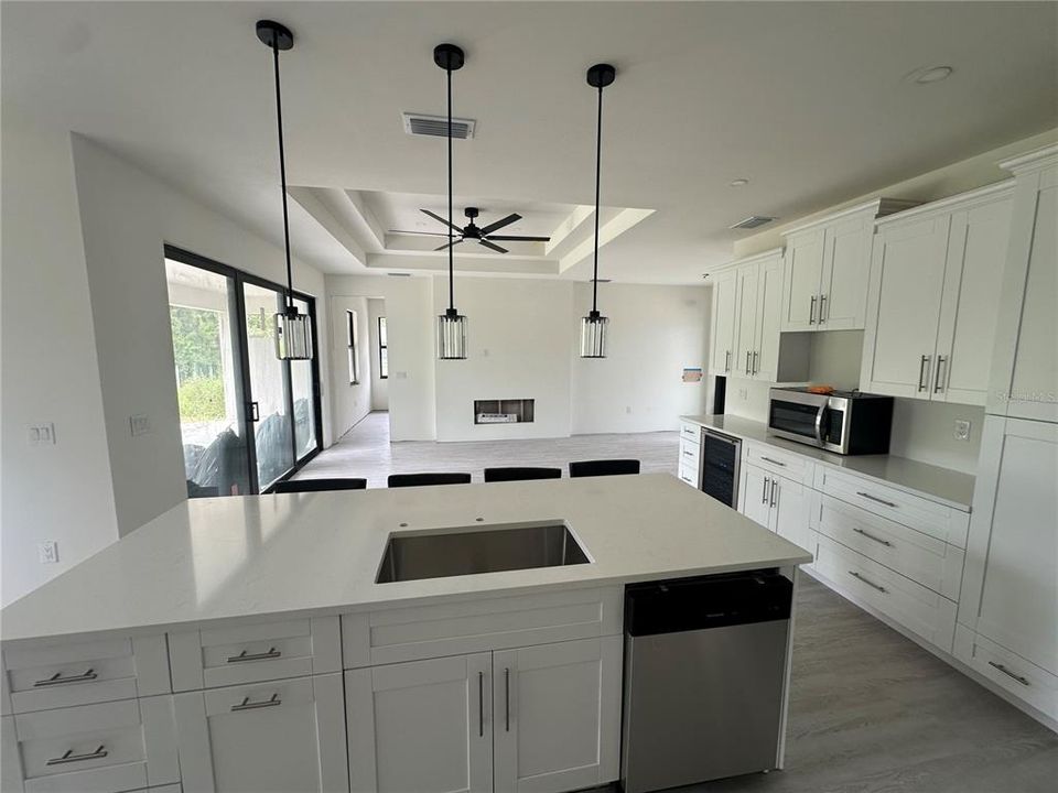 For Sale: $440,000 (3 beds, 2 baths, 1724 Square Feet)