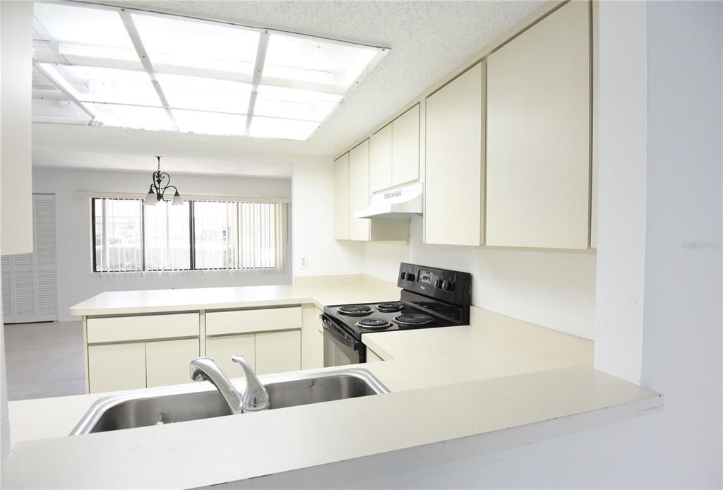 En Renta: $2,400 (3 camas, 2 baños, 1545 Pies cuadrados)