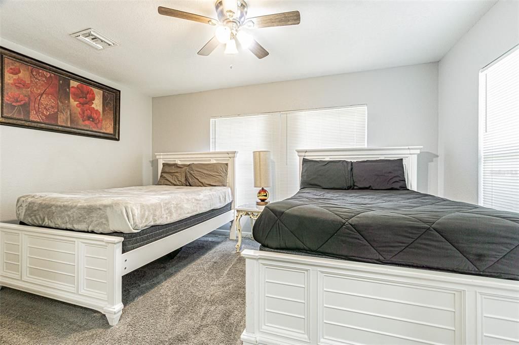 For Sale: $229,000 (3 beds, 1 baths, 1082 Square Feet)