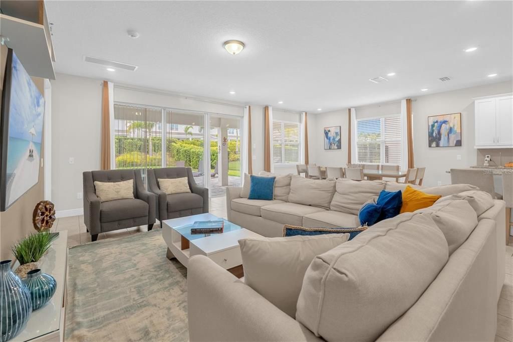 Active With Contract: $849,000 (8 beds, 6 baths, 3612 Square Feet)