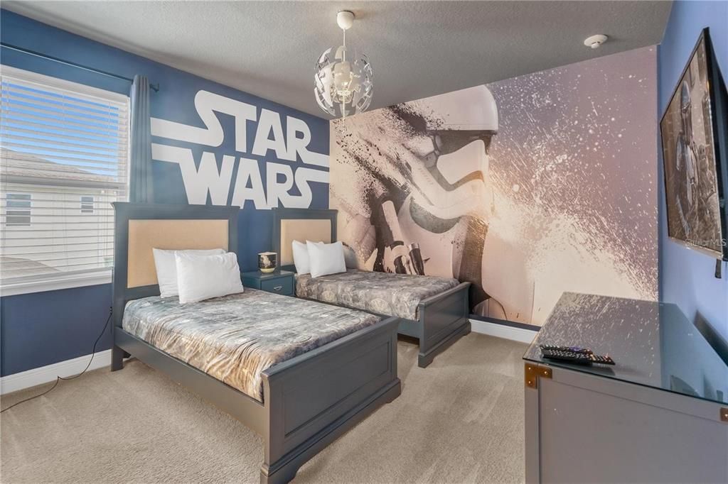 Active With Contract: $849,000 (8 beds, 6 baths, 3612 Square Feet)