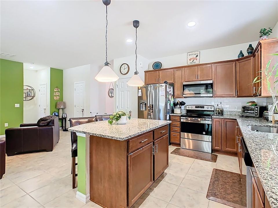 En Venta: $320,000 (3 camas, 2 baños, 1690 Pies cuadrados)