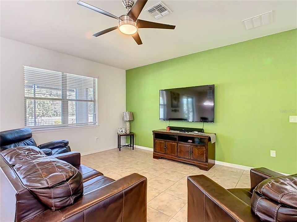 En Venta: $320,000 (3 camas, 2 baños, 1690 Pies cuadrados)