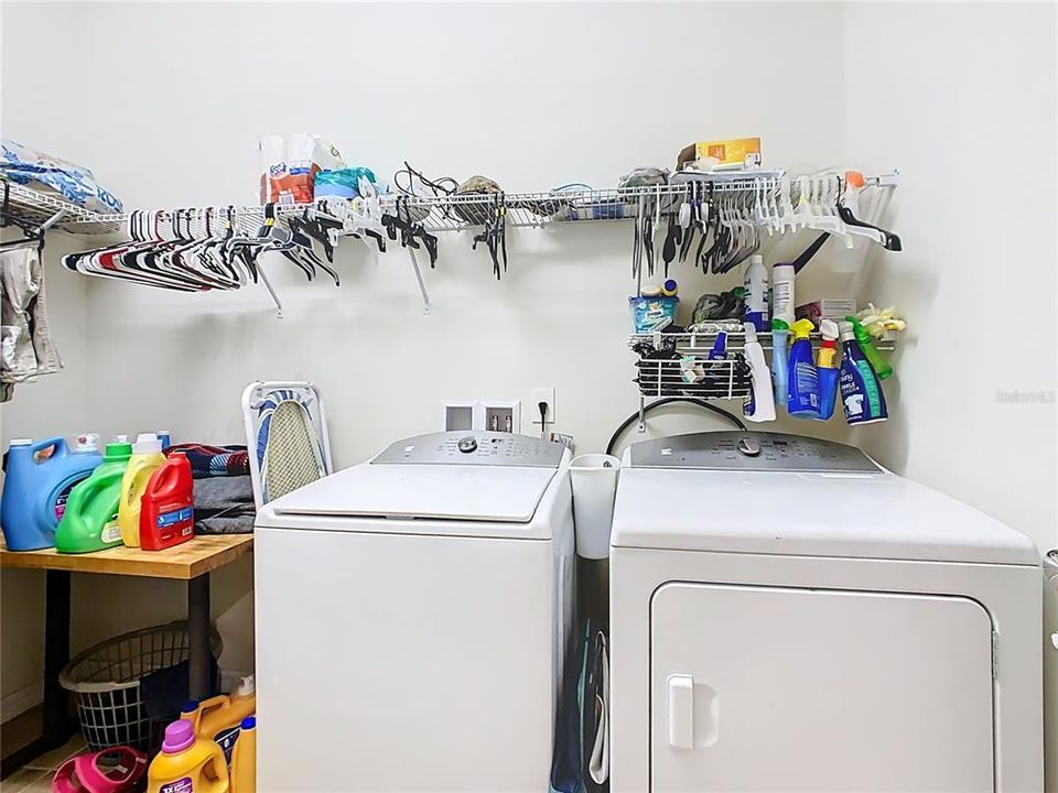 En Venta: $320,000 (3 camas, 2 baños, 1690 Pies cuadrados)