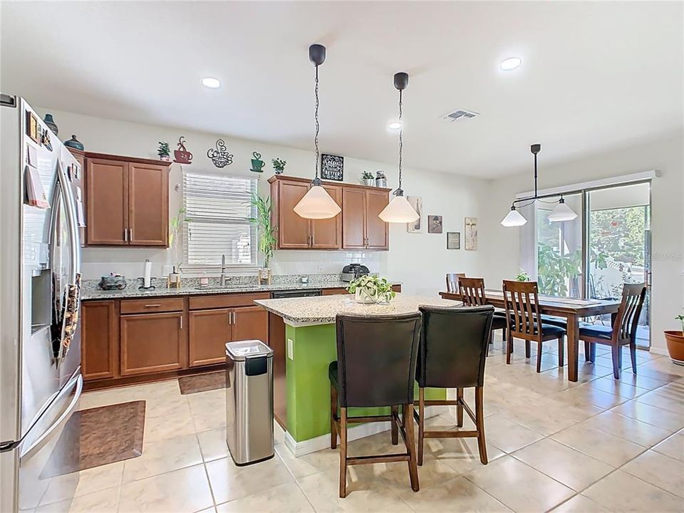 En Venta: $320,000 (3 camas, 2 baños, 1690 Pies cuadrados)