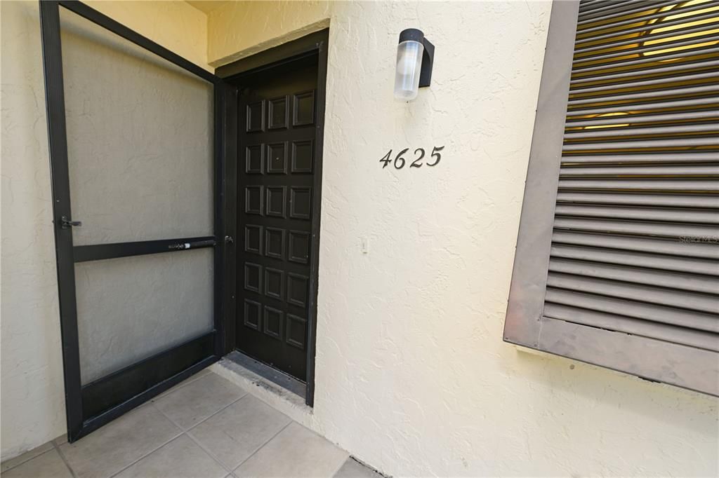 В аренду: $1,800 (2 спален, 2 ванн, 1108 Квадратных фут)