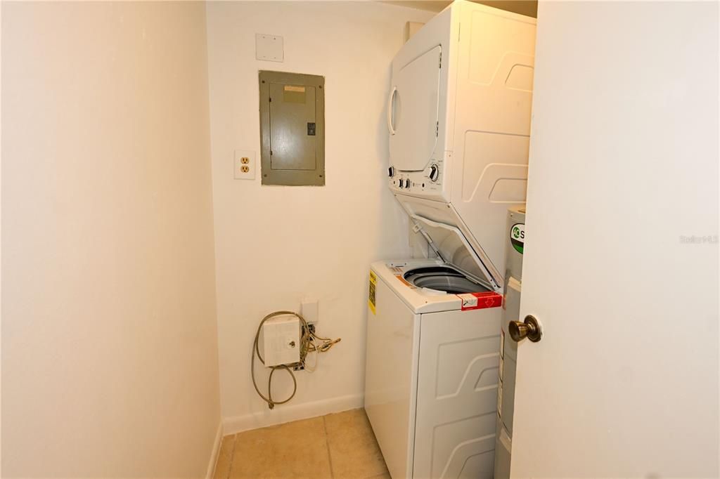 В аренду: $1,800 (2 спален, 2 ванн, 1108 Квадратных фут)