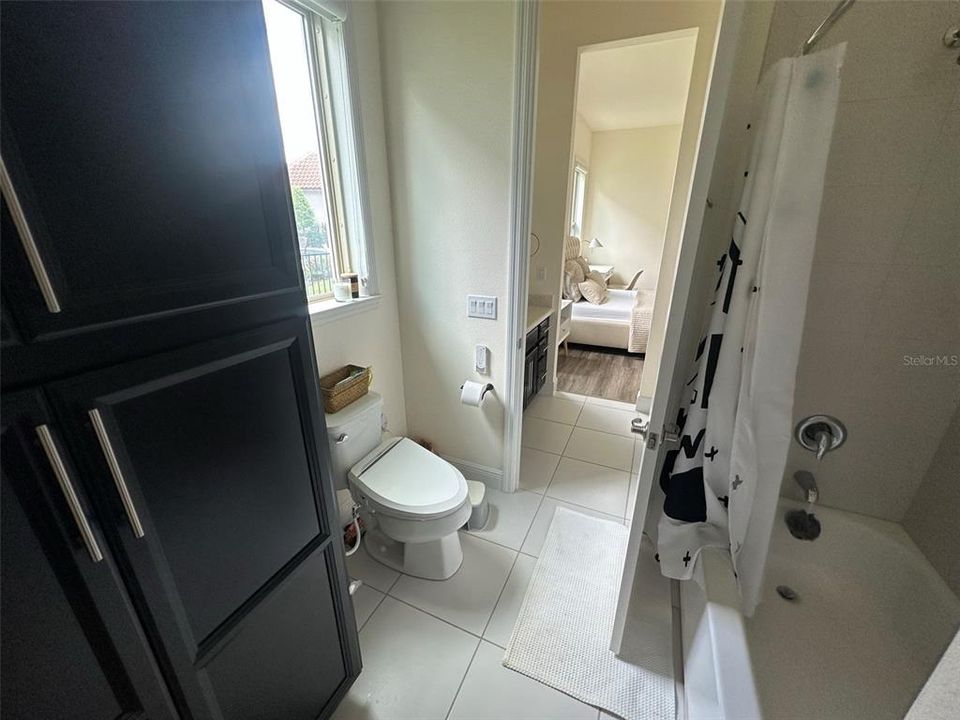 For Rent: $5,995 (4 beds, 5 baths, 4070 Square Feet)