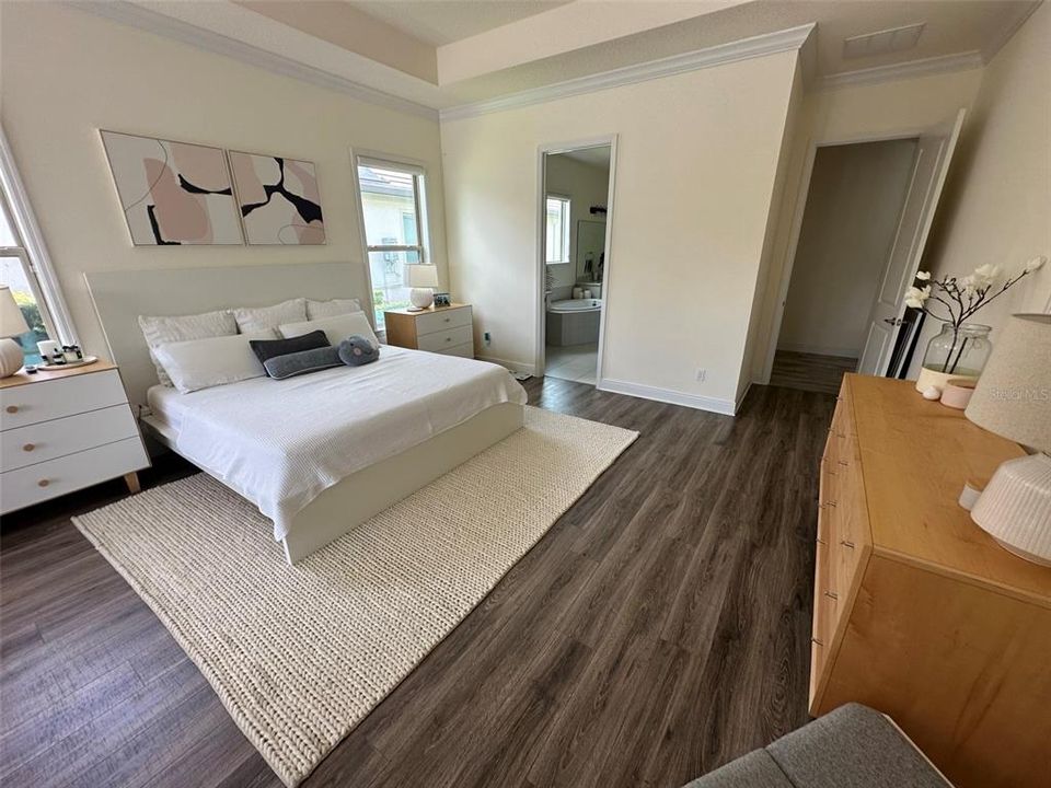 For Rent: $5,995 (4 beds, 5 baths, 4070 Square Feet)