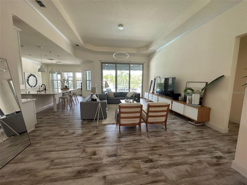 For Rent: $5,995 (4 beds, 5 baths, 4070 Square Feet)