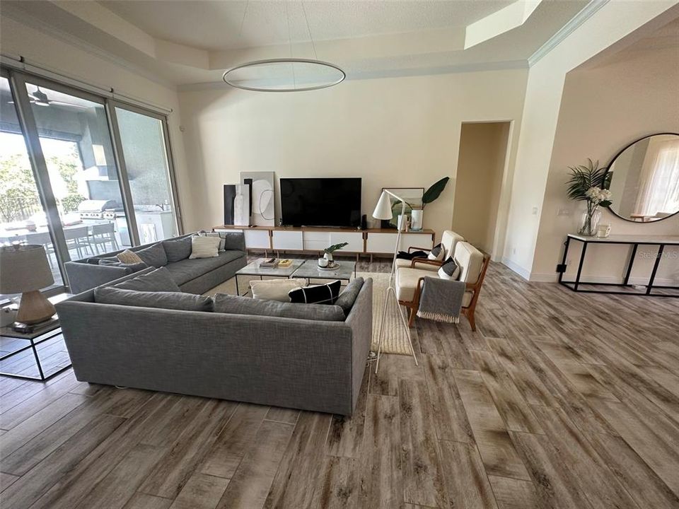 For Rent: $5,995 (4 beds, 5 baths, 4070 Square Feet)